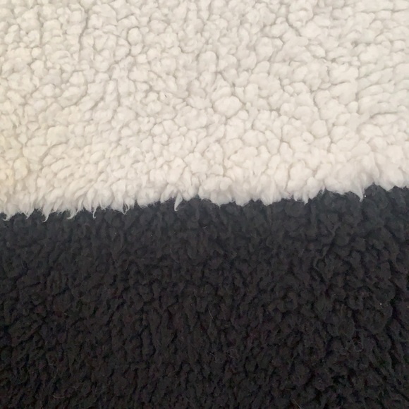 Forever 21 contrast teddy jacket small - Picture 5 of 5